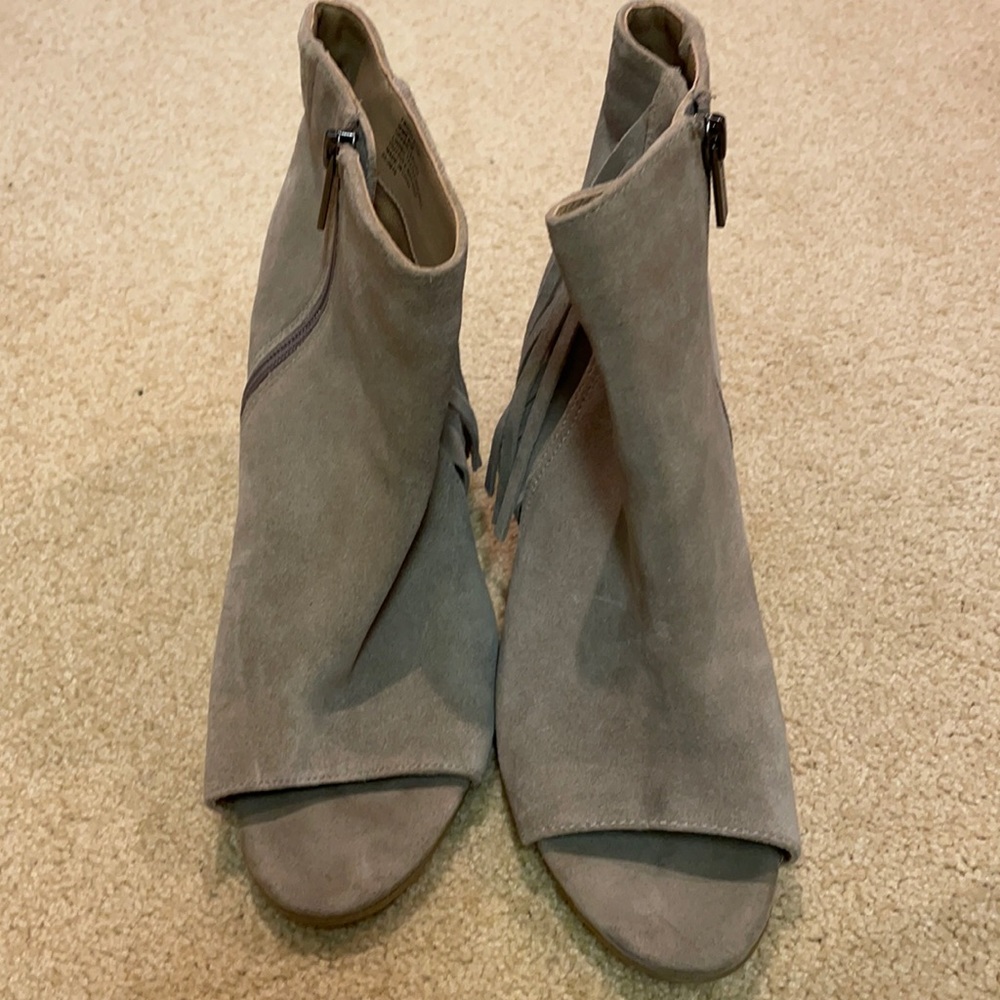 kenneth cole reaction fringe open toed heel